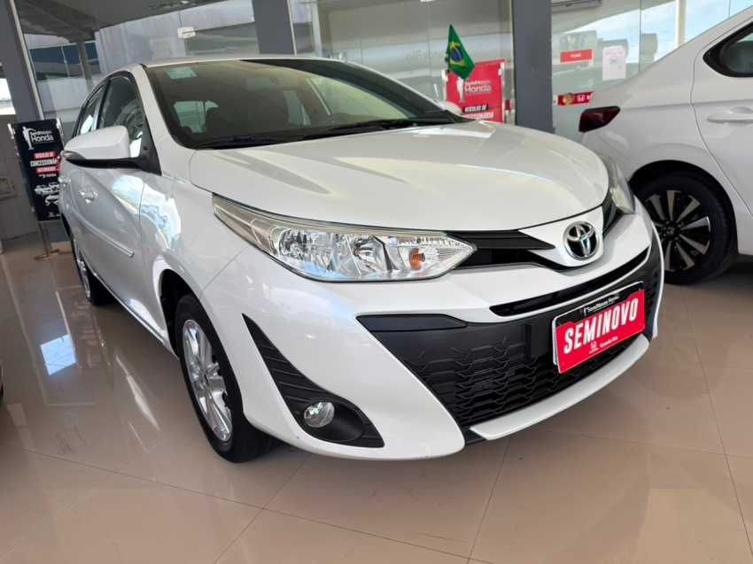 toyota yares hatch plus tech 1.3 2019 aut2