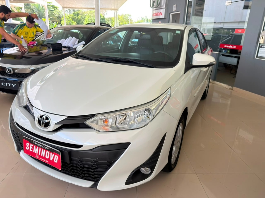 toyota yares hatch plus tech 1.3 2019 aut3