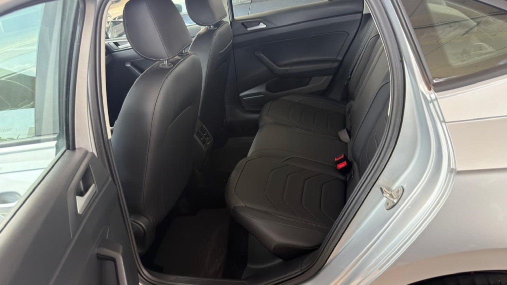 volkswagen  virtus confort 1.0 tsi 200 aut com apenas 28 mil km5