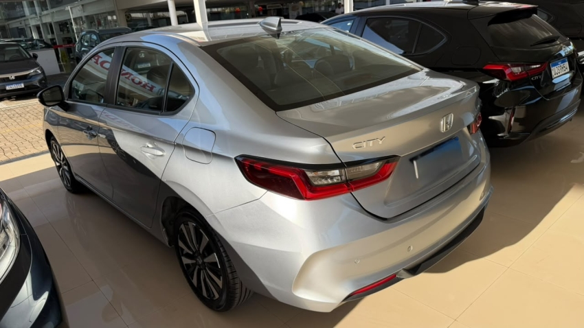 new city touring  aut 2026 com apenas 5 mil km rodado8