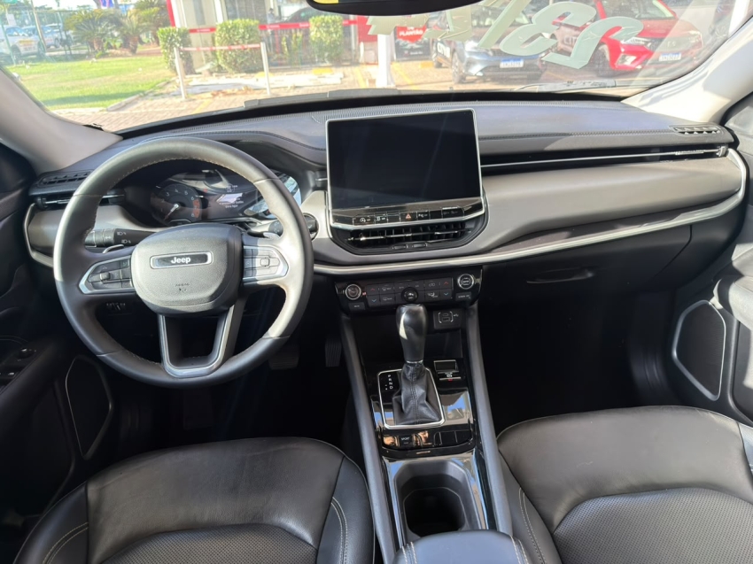 jeep compass long t270 1.3 tb 2024 aut com apenas 76 mil km6
