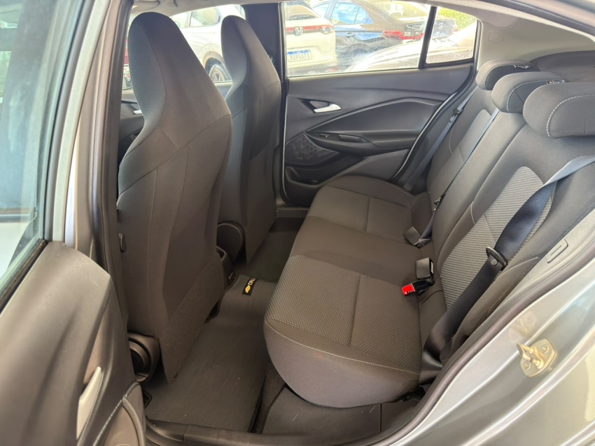 ONIX SEDAN PLUS 1.0 MEC LT2 COM APENAS 28 MIL KM RODADO5