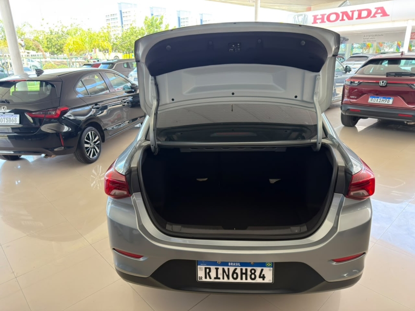 ONIX SEDAN PLUS 1.0 MEC LT2 COM APENAS 28 MIL KM RODADO9