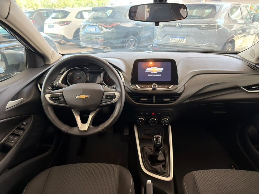 ONIX SEDAN PLUS 1.0 MEC LT2 COM APENAS 28 MIL KM RODADO4
