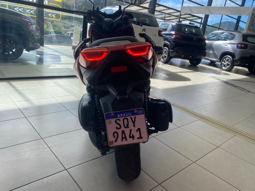 yamaha xmax abs 250cc vermelha 2024 - 16.180km revisada3