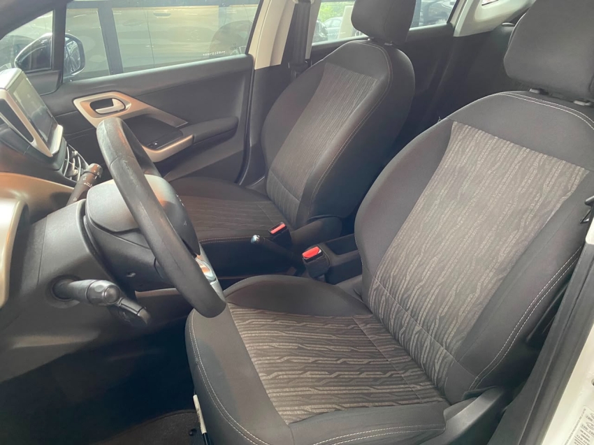 peugeot 2008 allure pack 1.6 automatico 2022 | apenas 56 mil km14