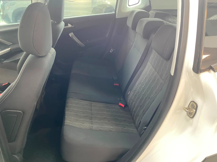 peugeot 2008 allure pack 1.6 automatico 2022 | apenas 56 mil km12