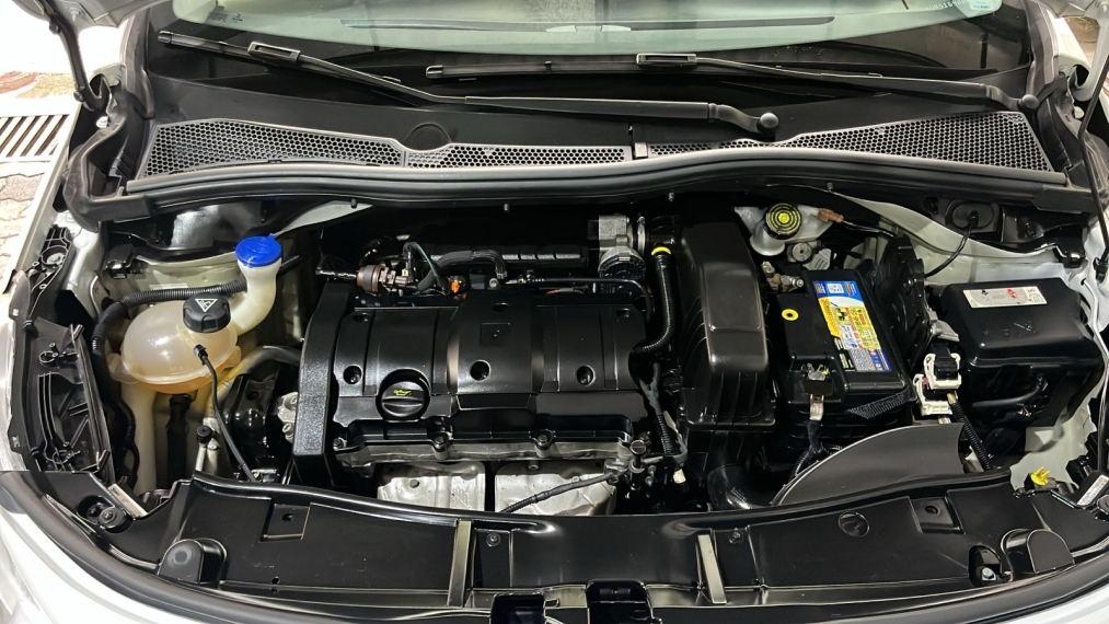 peugeot 2008 allure pack 1.6 automatico 2022 | apenas 56 mil km15