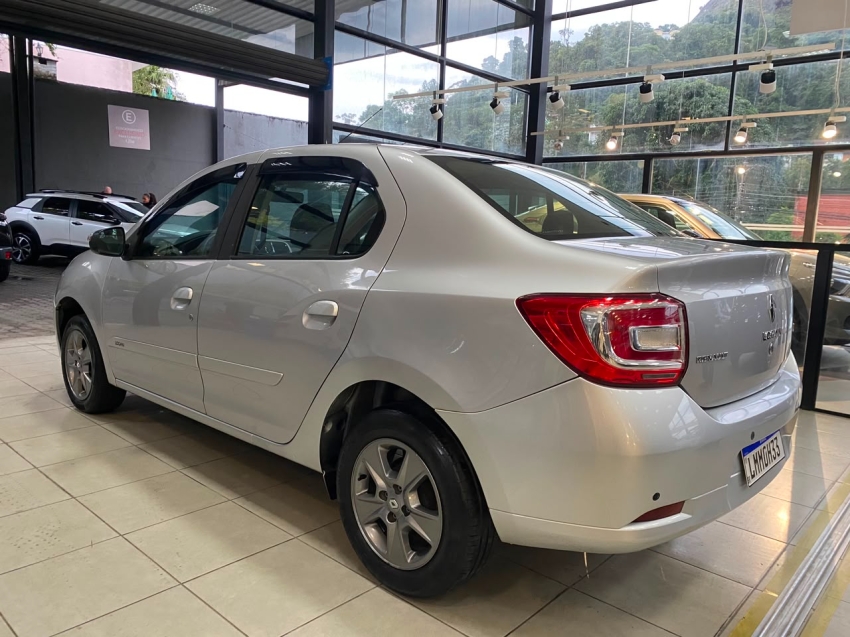 renault logan expression 1.6 sce 2018 - 126.103km revisado3