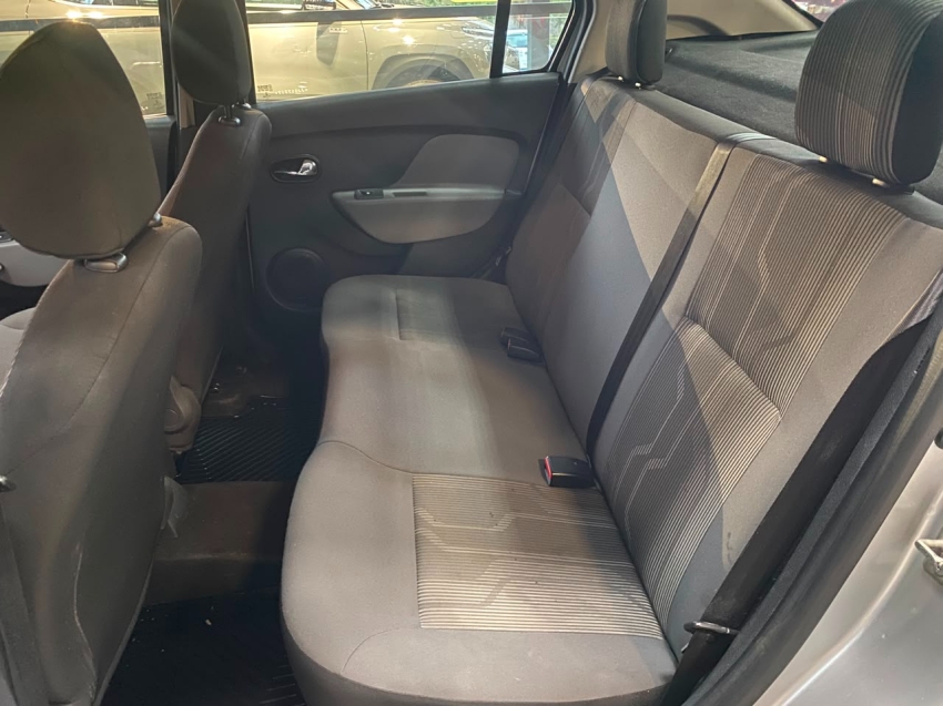 renault logan expression 1.6 sce 2018 - 126.103km revisado11