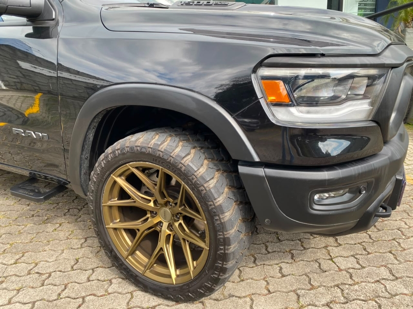 ram 1500 rebel hemi 5.7 v8 4x4 n 2022 | 52.000 km blindagem niii-a vossen 22