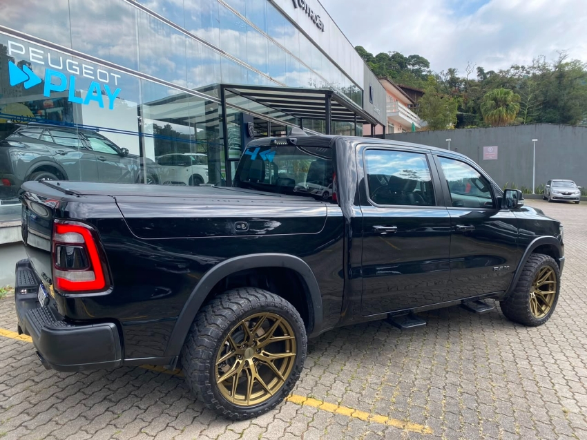 ram 1500 rebel hemi 5.7 v8 4x4 n 2022 | 52.000 km blindagem niii-a vossen 22