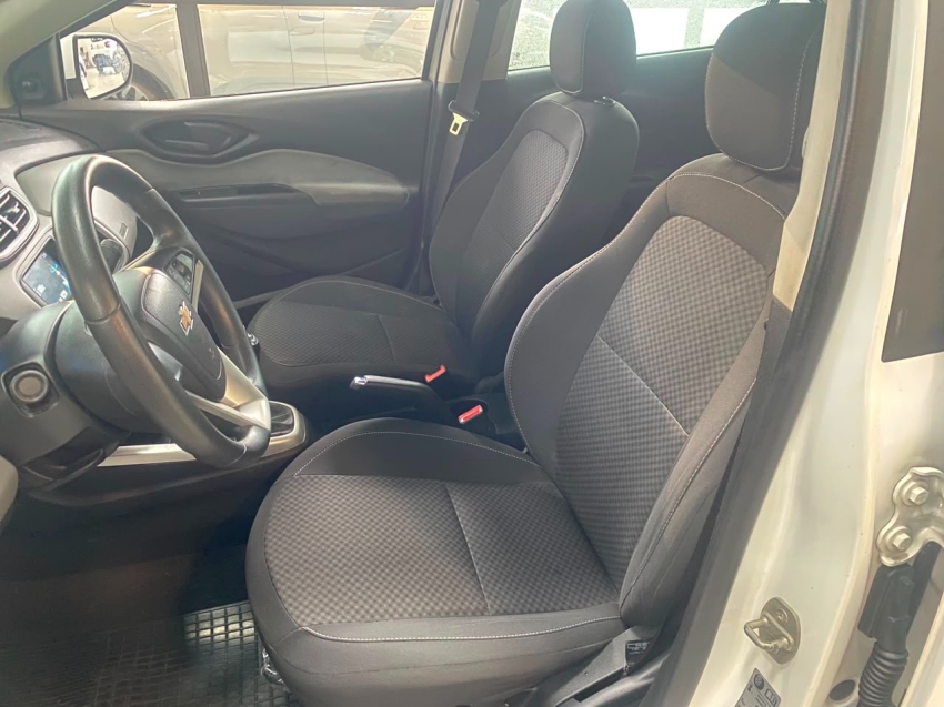 chevrolet onix lt 1.4 - 2017 63100 km + cautelar 100% ok8
