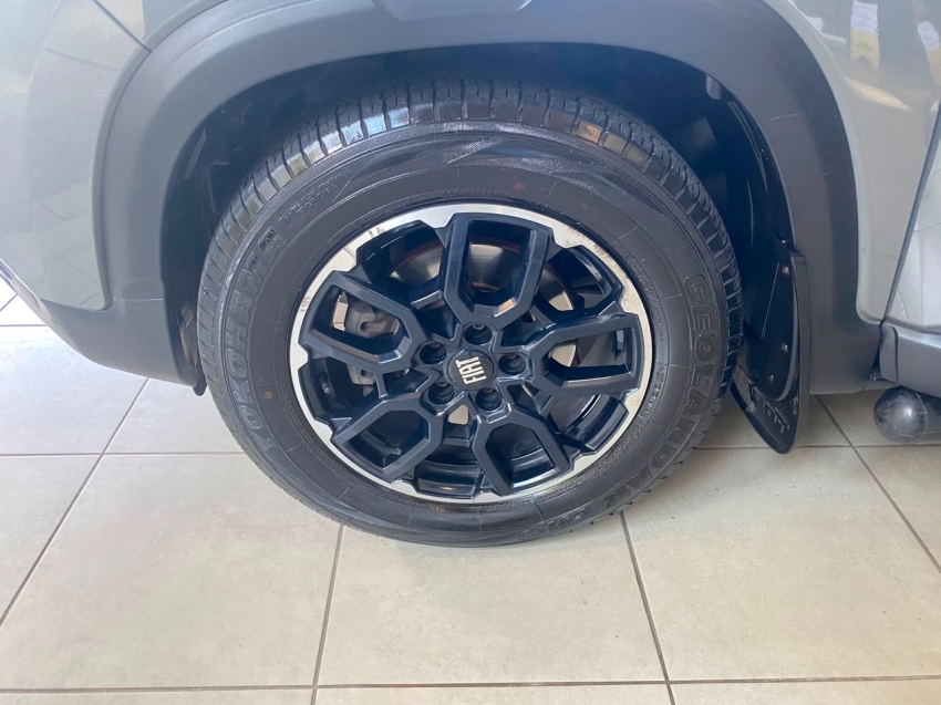 fiat toro ultra 2.0 turbo diesel at9 4x4 2024 | topo de linha capota rigida apenas 56 mil km13