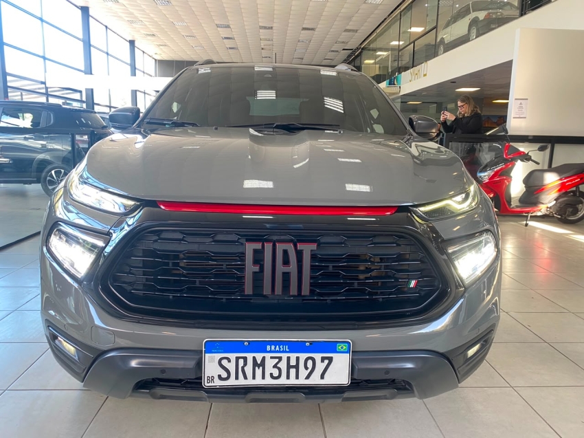 fiat toro ultra 2.0 turbo diesel at9 4x4 2024 | topo de linha capota rigida apenas 56 mil km1