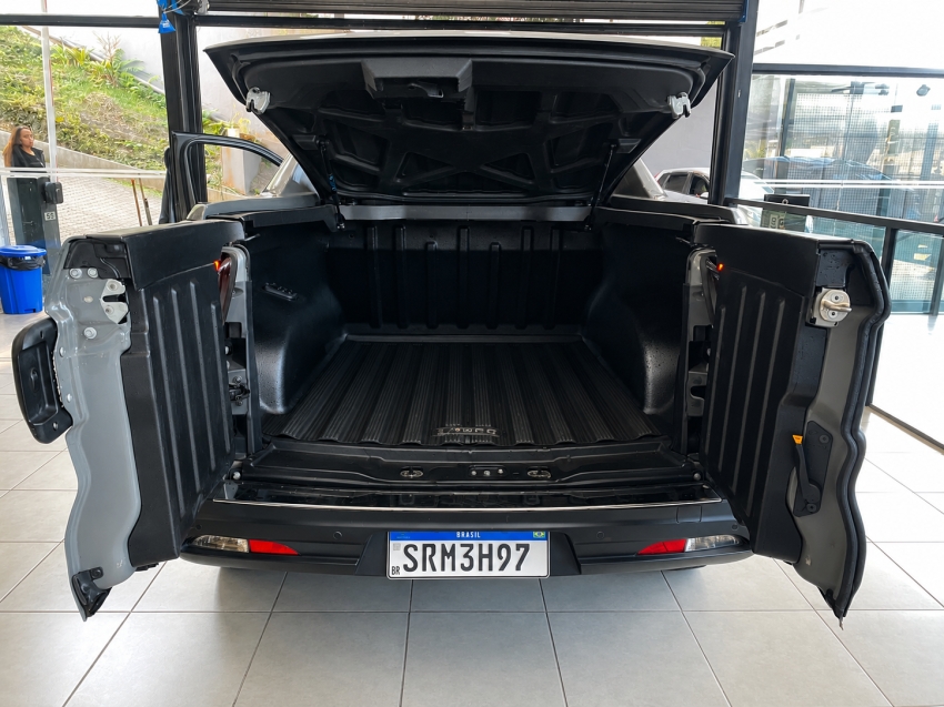 fiat toro ultra 2.0 turbo diesel at9 4x4 2024 | topo de linha capota rigida apenas 56 mil km6