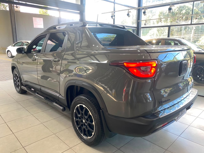 fiat toro ultra 2.0 turbo diesel at9 4x4 2024 | topo de linha capota rigida apenas 56 mil km5