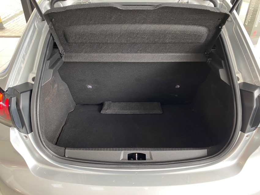 peugeot 208 griffe 1.6 at - 20/21 102662km revisado manual/chave reserva13