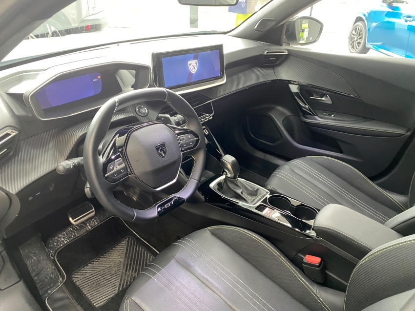 peugeot 2008 gt hibrido - 25/26 944km rodados automatico estado de 0km7
