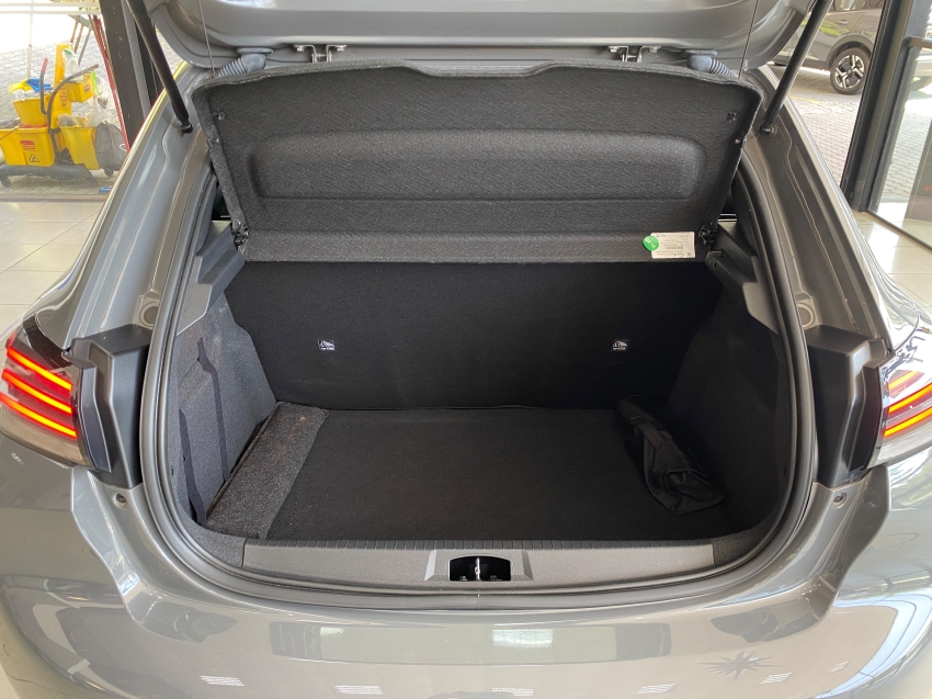 peugeto 208 gt hibrido - 2394km automatico garantia de fabrica12
