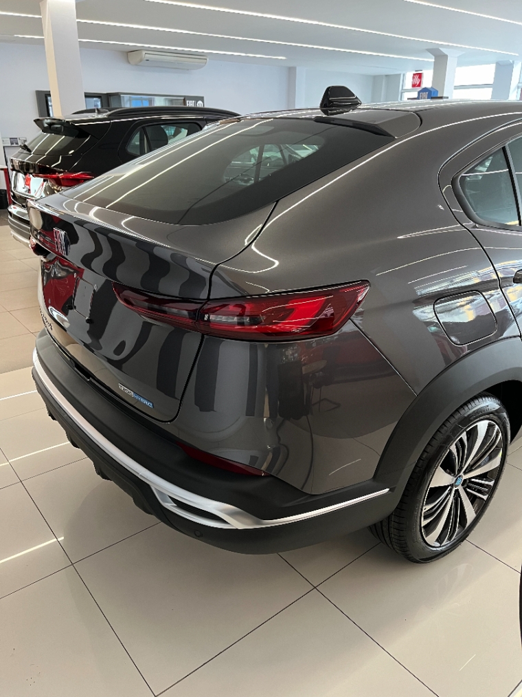 fiat fastback 1.0 turbo 200 flex audace cvt hibrido 4p automatico 20252