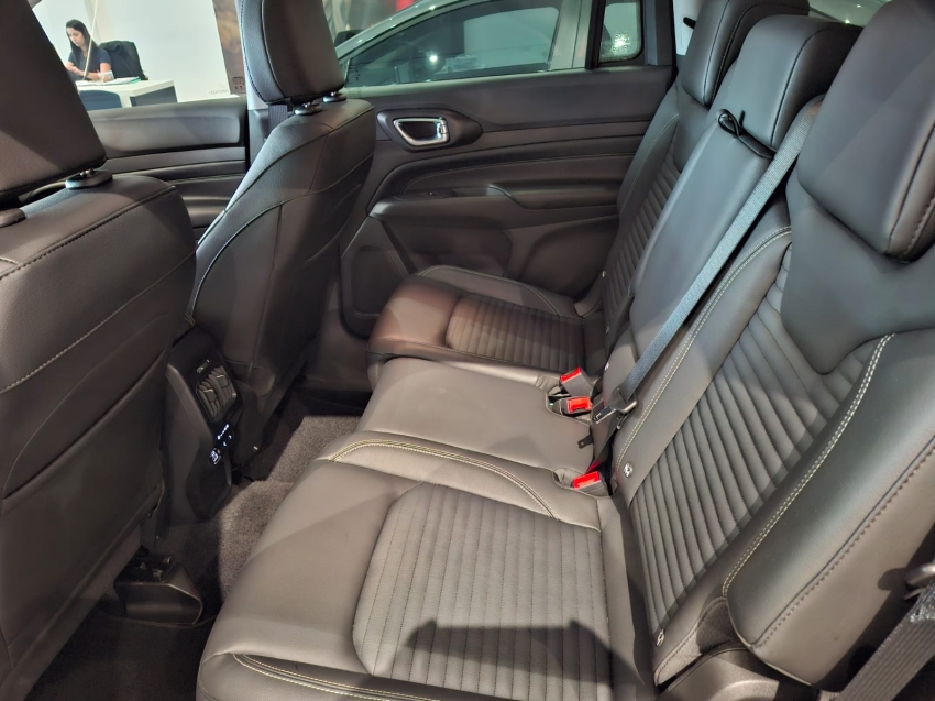 jeep commander 1.3 t270 turbo flex longitude at6 4p automatico 202610