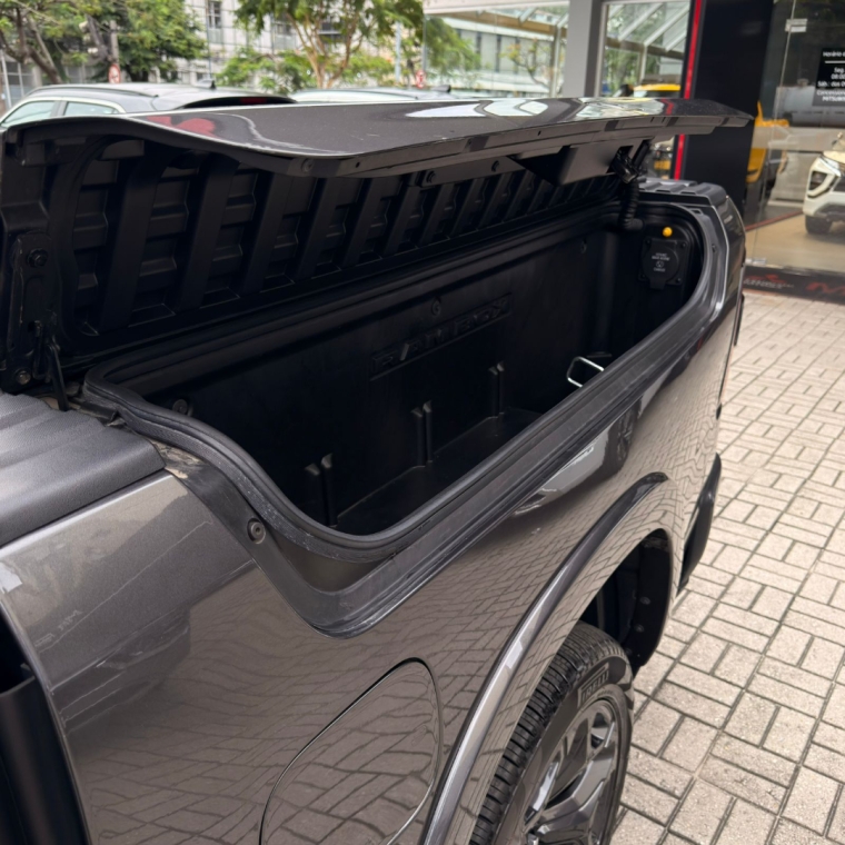 ram 1500 5.7 v8 gasolina limited night edition cd 4x4 automatico 4p 202426