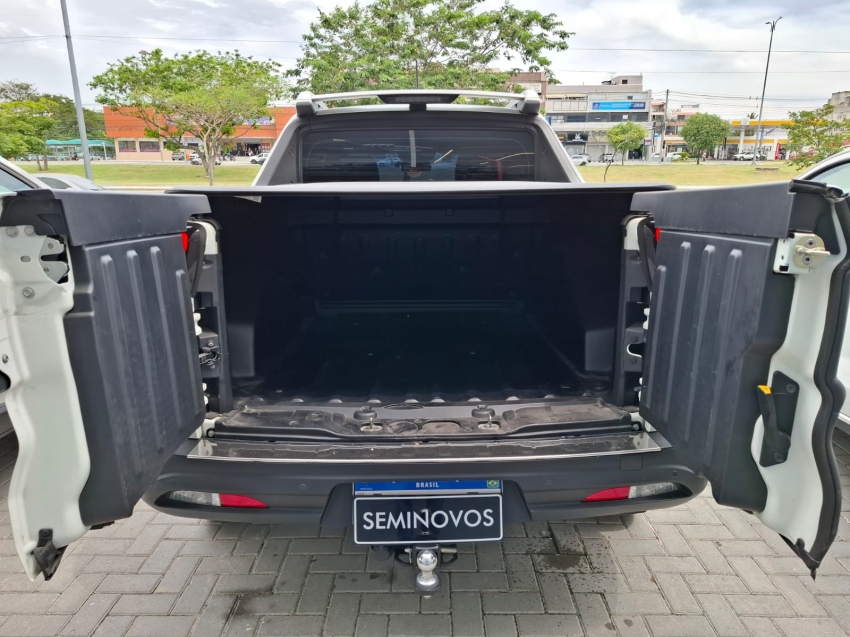 fiat toro 1.3 turbo 270 flex volcano at6 4p automatico 20233