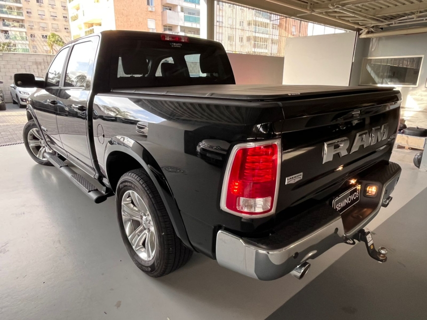 ram classic 5.7 v8 gasolina laramie cd 4x4 automatico 4p 20232