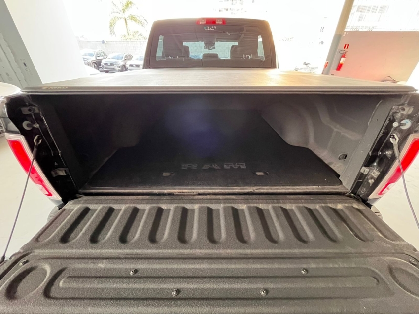 ram classic 5.7 v8 gasolina laramie cd 4x4 automatico 4p 20236