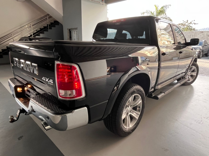 ram classic 5.7 v8 gasolina laramie cd 4x4 automatico 4p 20234
