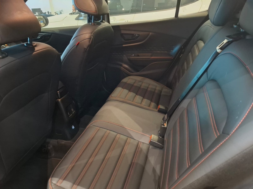 fiat fastback 1.3 turbo 270 flex abarth at6 4p automatico 202411