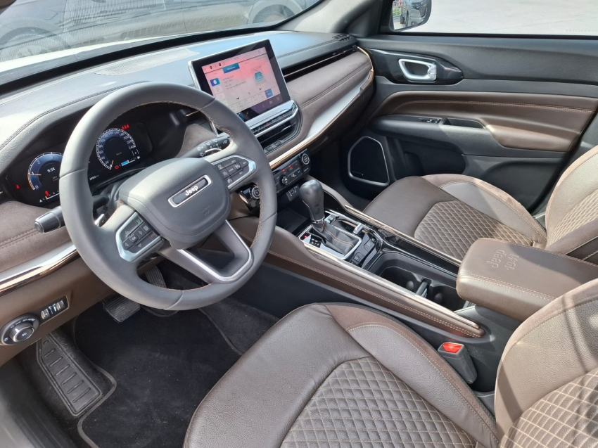 jeep commander 2.0 td380 turbo diesel overland at9 4p automatico 20237