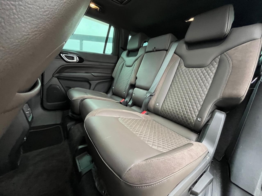 jeep commander 2.0 td380 turbo diesel overland at9 4p automatico 202510