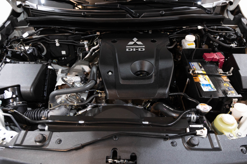 Carro Mitsubishi L200 TRITON