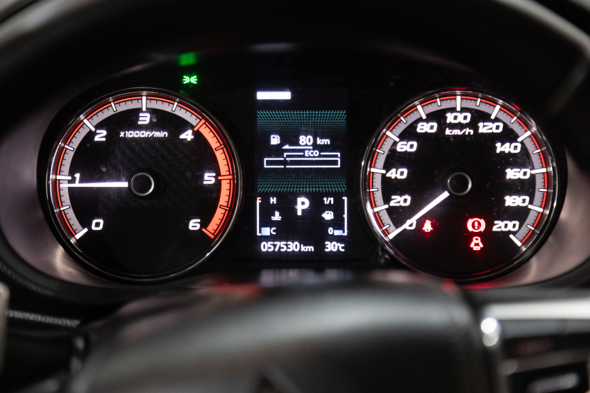 Carro Mitsubishi L200 TRITON