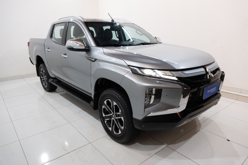 Carro Mitsubishi L200 TRITON