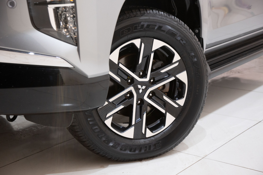 Carro Mitsubishi L200 TRITON