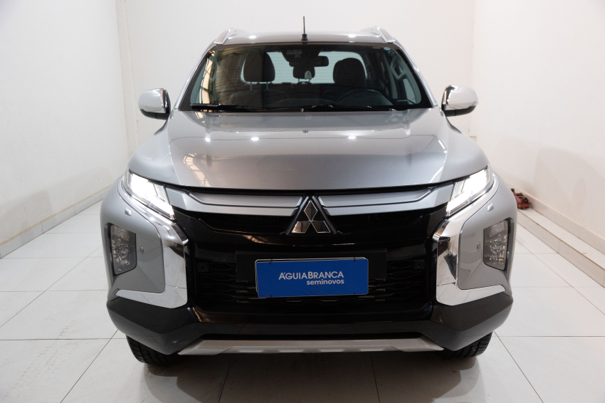 Carro Mitsubishi L200 TRITON