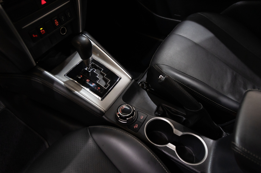 Carro Mitsubishi L200 TRITON