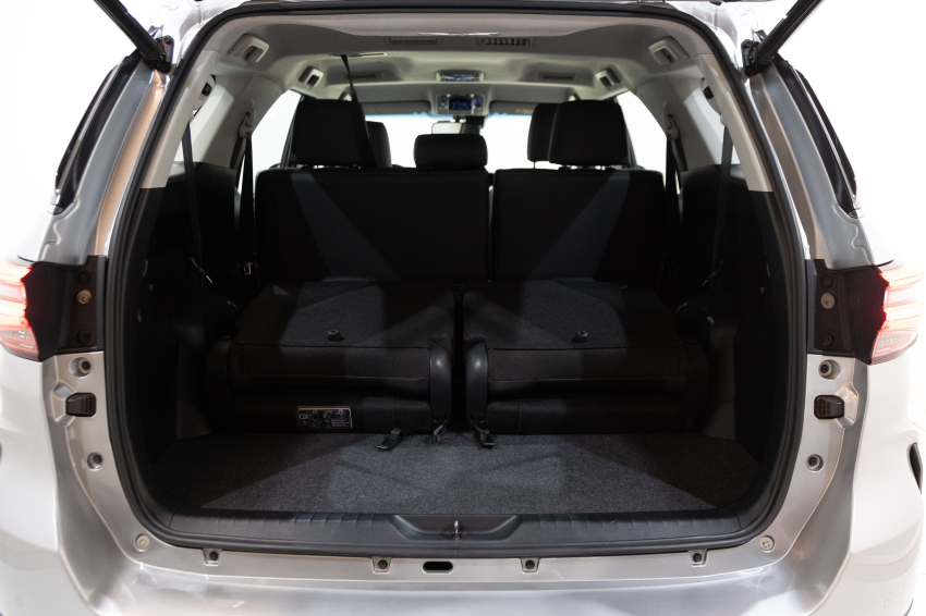 Carro Toyota HILUX SW4