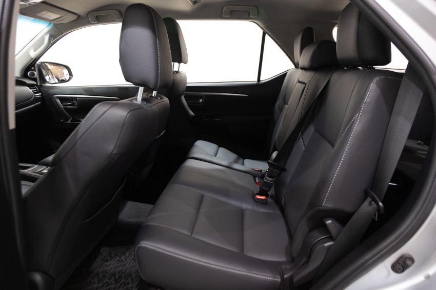 Carro Toyota HILUX SW4