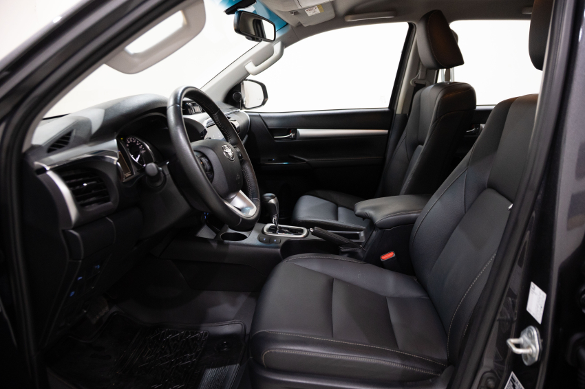 Toyota HILUX 2.8 D-4D TURBO DIESEL CD SRX 4X4 AUTOMÁTICO 20