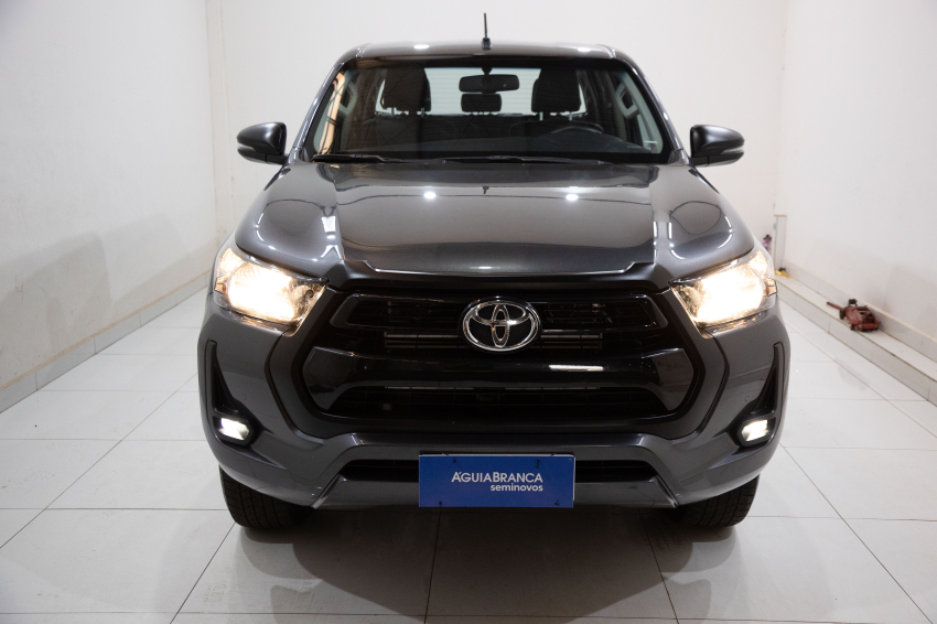 Toyota HILUX 2.8 D-4D TURBO DIESEL CD SRX 4X4 AUTOMÁTICO 3