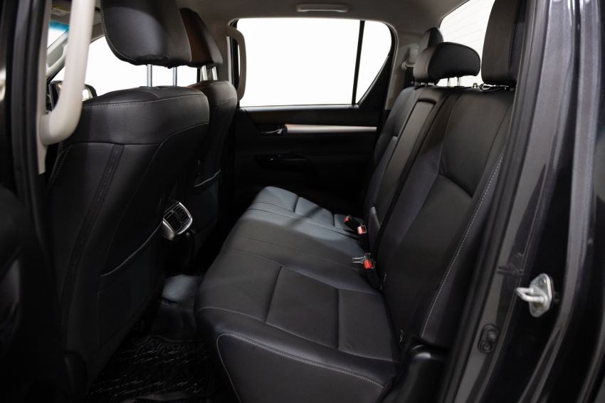 Toyota HILUX 2.8 D-4D TURBO DIESEL CD SRX 4X4 AUTOMÁTICO 21