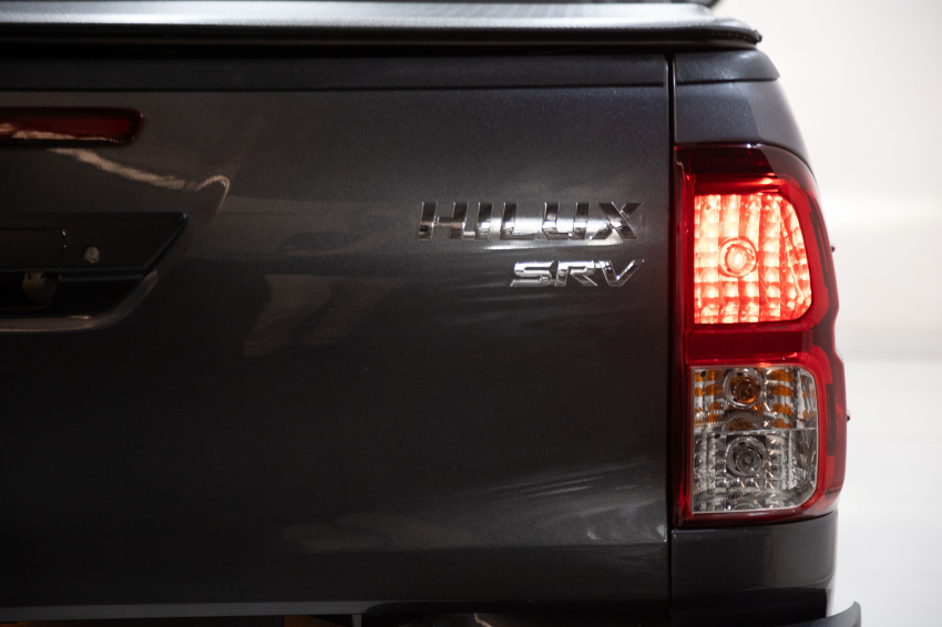 Toyota HILUX 2.8 D-4D TURBO DIESEL CD SRX 4X4 AUTOMÁTICO 9