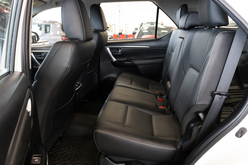 Toyota HILUX SW4 2.8 D-4D TURBO DIESEL SRX 4X4 AUTOMÁTICO 21