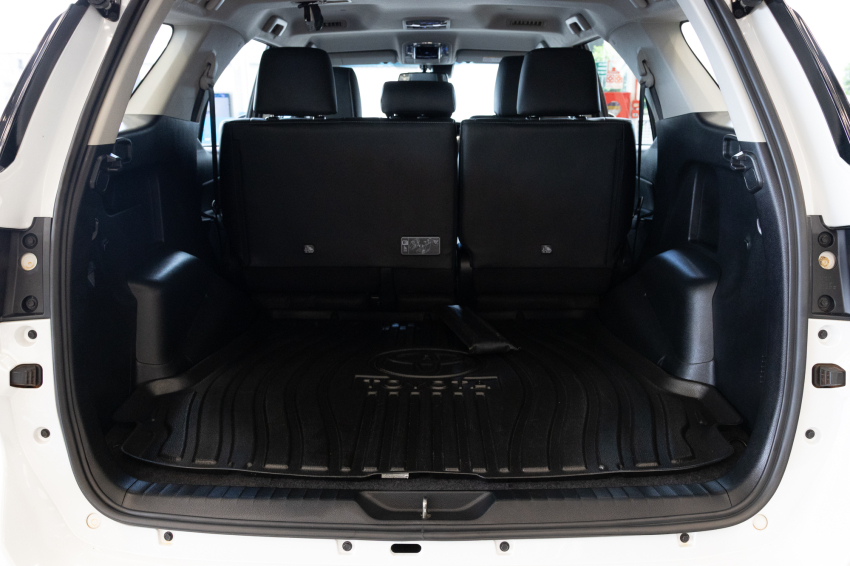 Toyota HILUX SW4 2.8 D-4D TURBO DIESEL SRX 4X4 AUTOMÁTICO 11