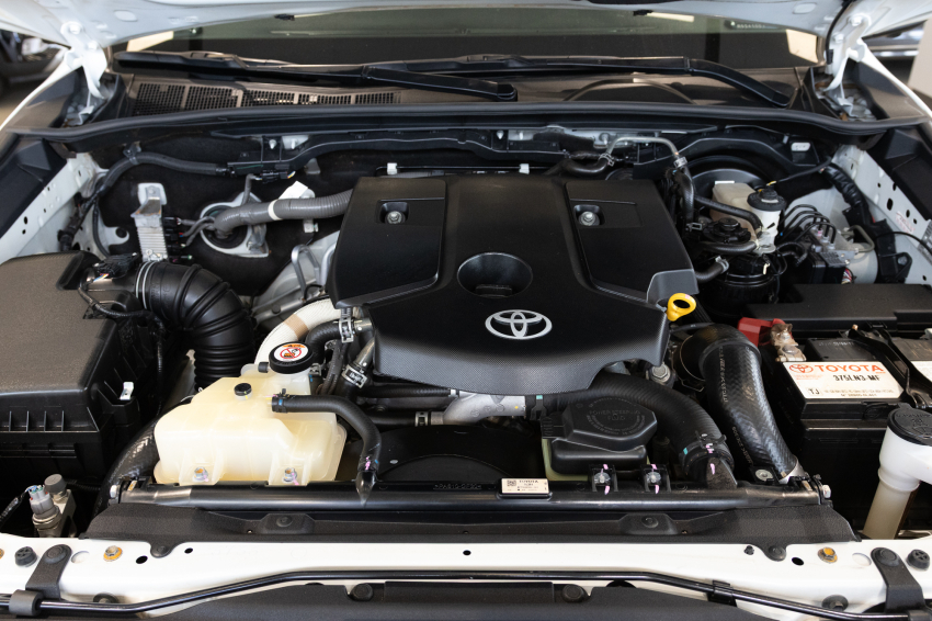 Toyota HILUX SW4 2.8 D-4D TURBO DIESEL SRX 4X4 AUTOMÁTICO 6
