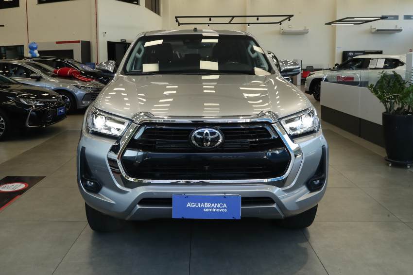 Toyota HILUX 2.8 D-4D TURBO DIESEL CD SRX 4X4 AUTOMÁTICO 4